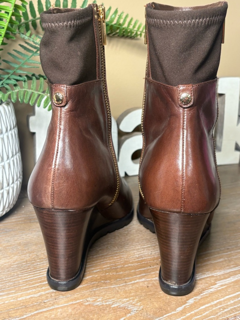 Michael Kors Aileen Wedge ankle boots, size 10 - Picture 8 of 12